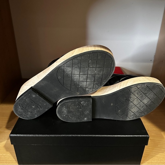 Chanel wood wedge slides, excellent condition!! - Picture 5 of 7
